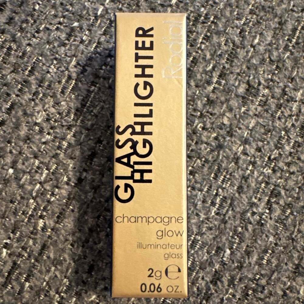 Gold Makeup